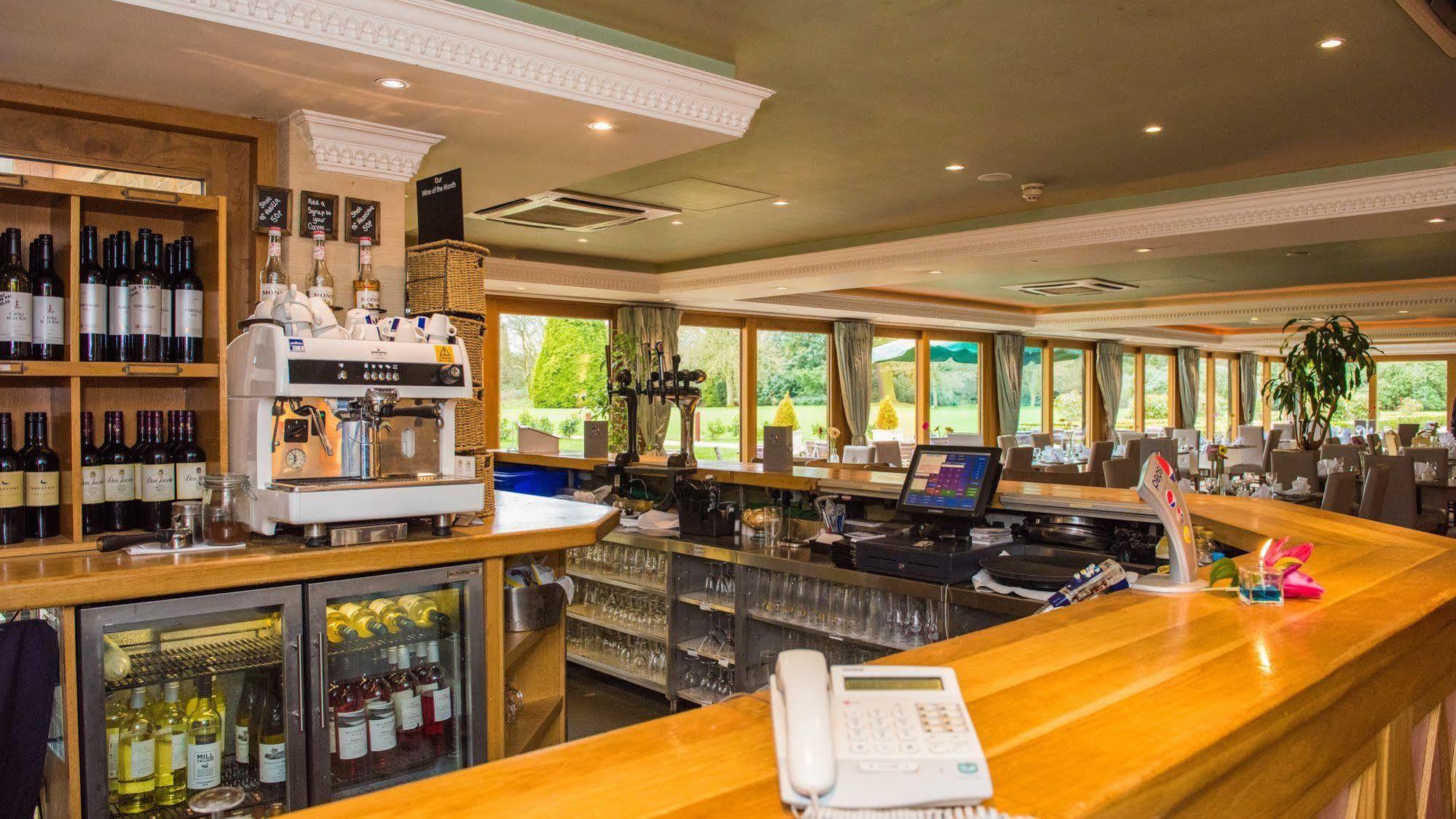 Shendish Manor Hotel & Golf Course Hemel Hempstead Exterior foto